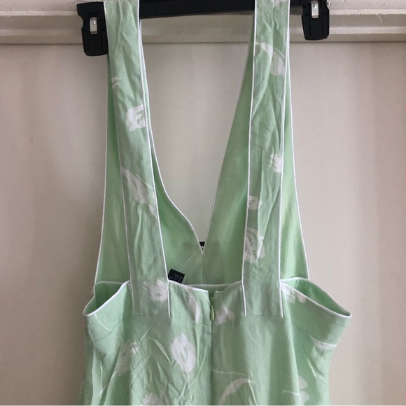 ❤️NWT Forever 21 Green Plunging Floral Tulip High Low Summer Dress Size M - Picture 6 of 7